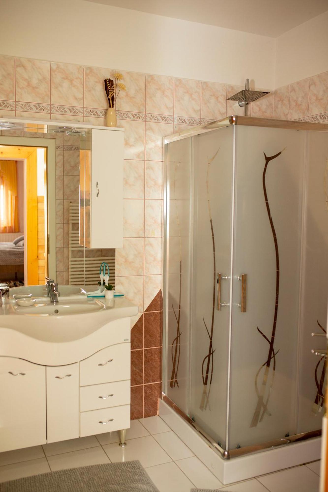 Huerkecz Apartmanhaz Hévíz Εξωτερικό φωτογραφία