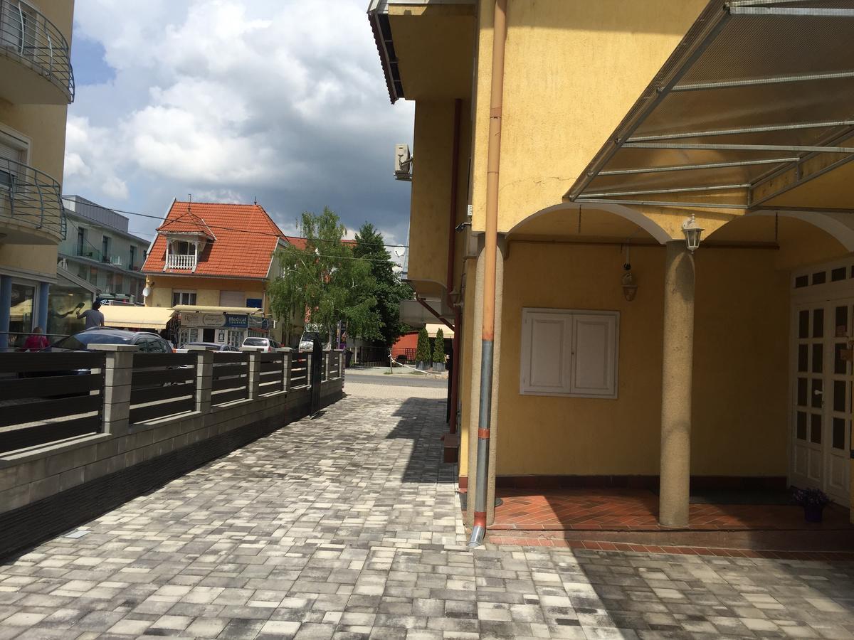 Huerkecz Apartmanhaz Hévíz Εξωτερικό φωτογραφία