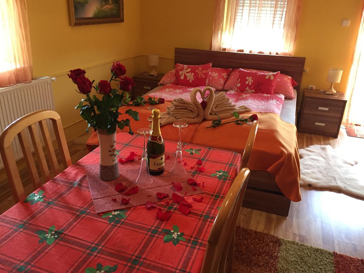 Huerkecz Apartmanhaz Hévíz Εξωτερικό φωτογραφία